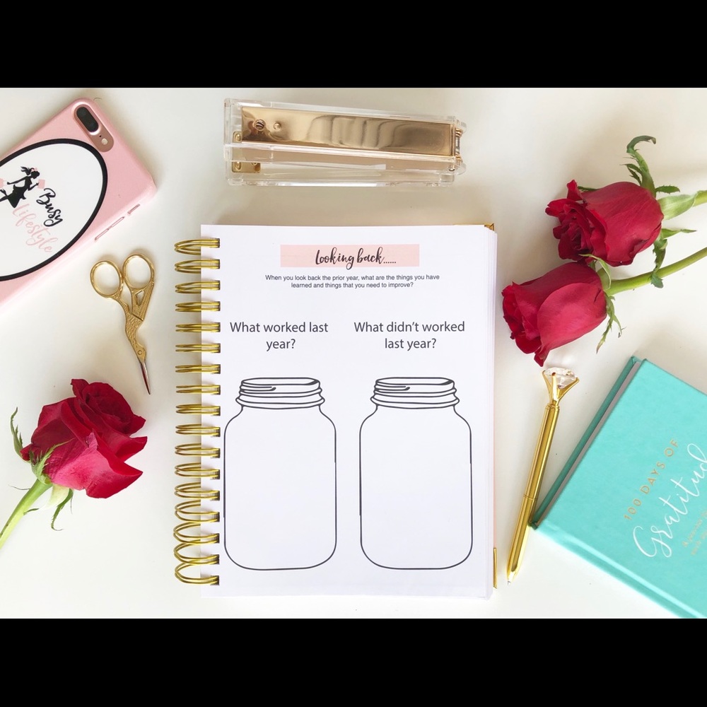 Undated Pink Planner - Picture 9 of 10